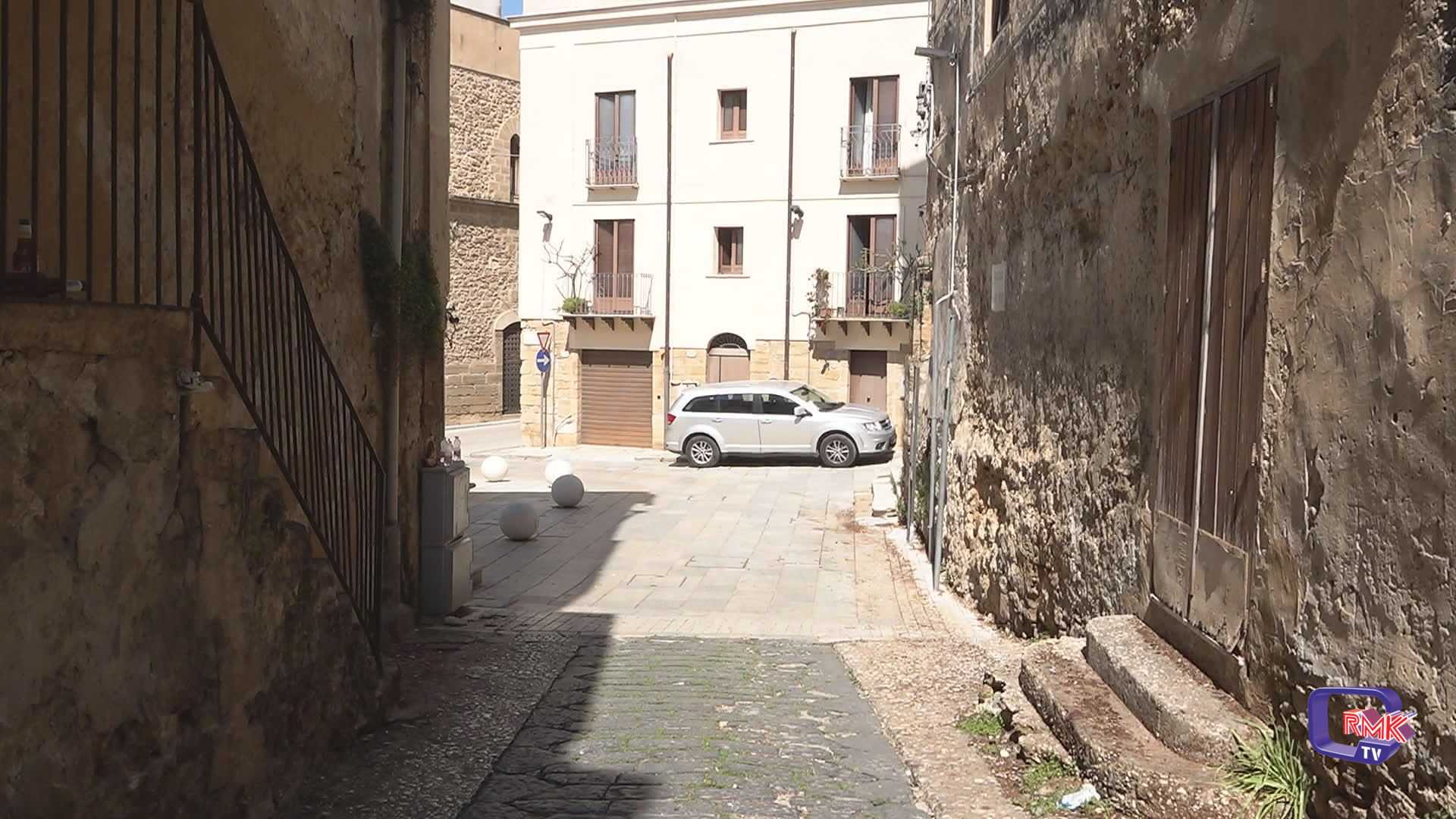 Una rissa e perfino una tentata violenza sessuale, allarme ordine pubblico in via Licata